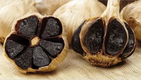 تصویر 3 از سیر سیاه تبریز کبابی با عطر طبیعی